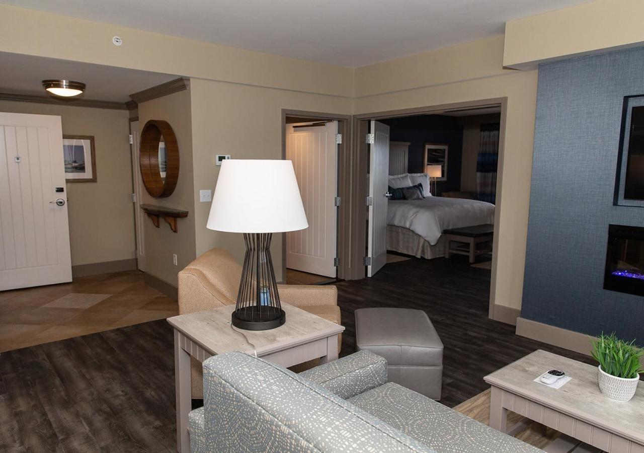 Chautauqua Harbor Hotel - Jamestown Celoron Bagian luar foto