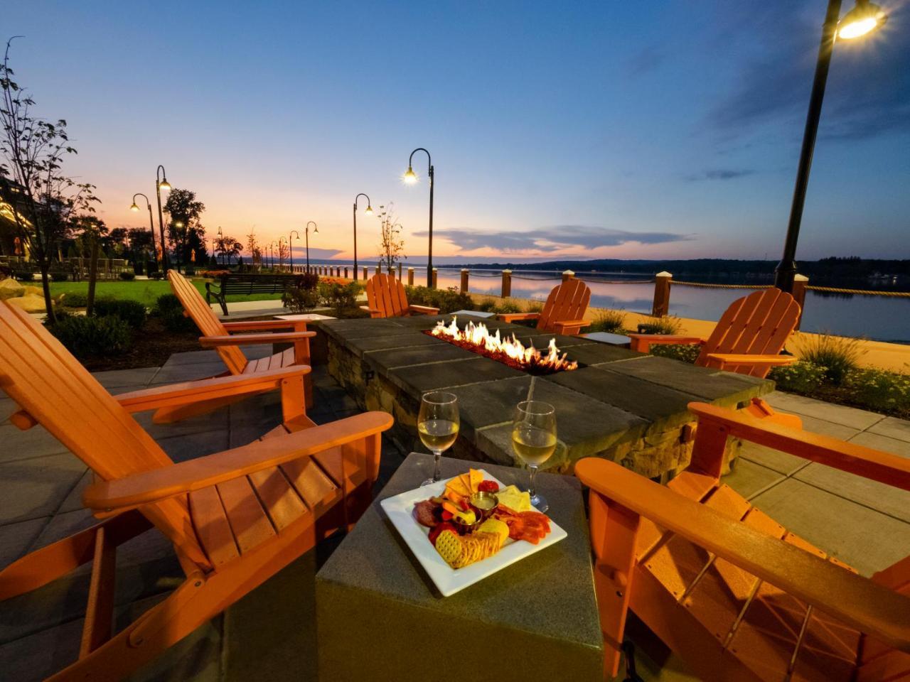 Chautauqua Harbor Hotel - Jamestown Celoron Bagian luar foto