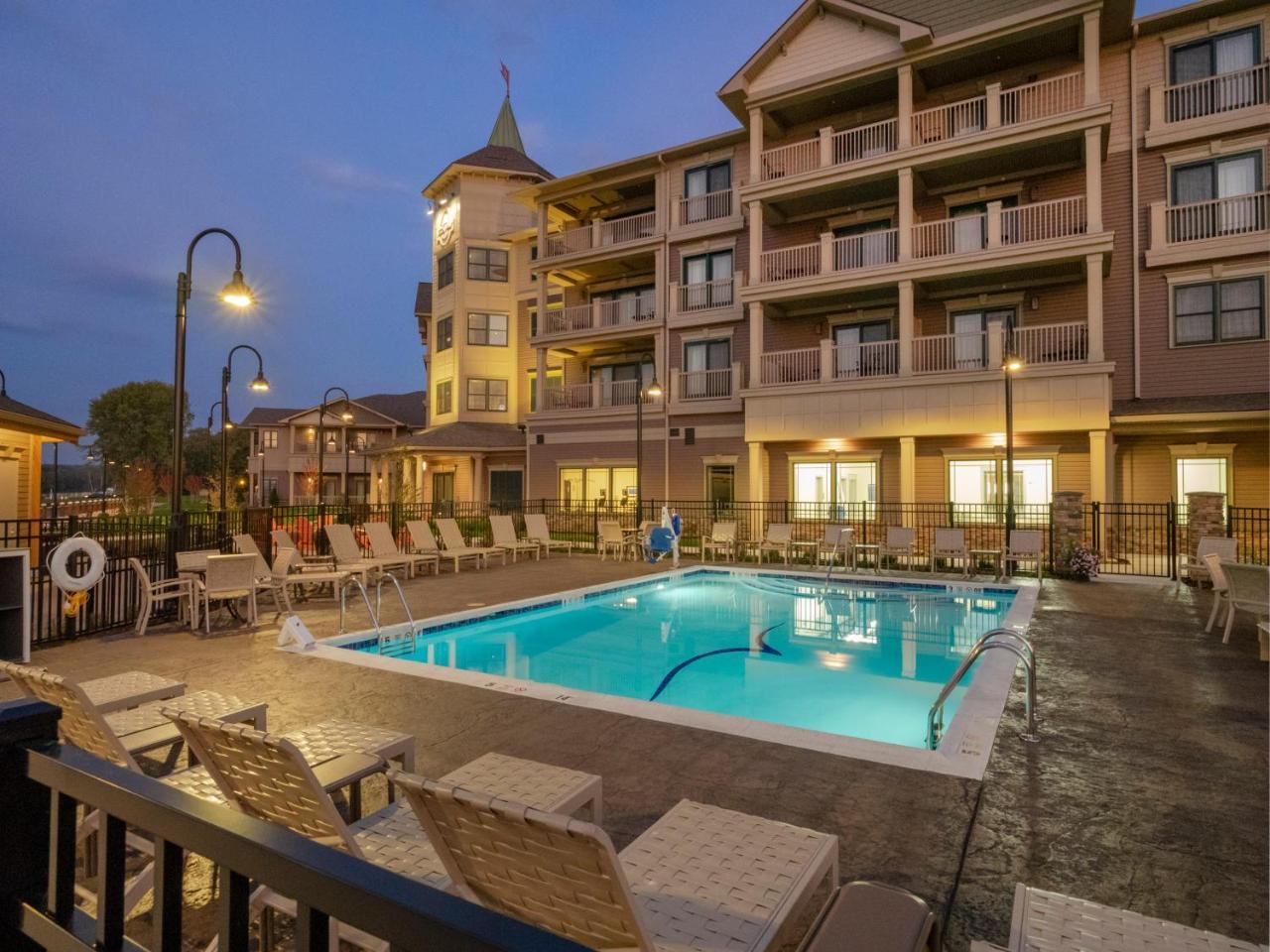 Chautauqua Harbor Hotel - Jamestown Celoron Bagian luar foto