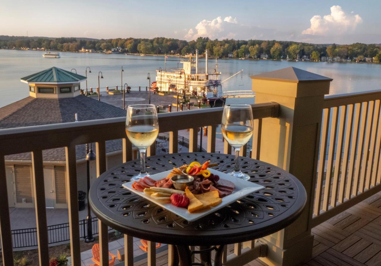Chautauqua Harbor Hotel - Jamestown Celoron Bagian luar foto
